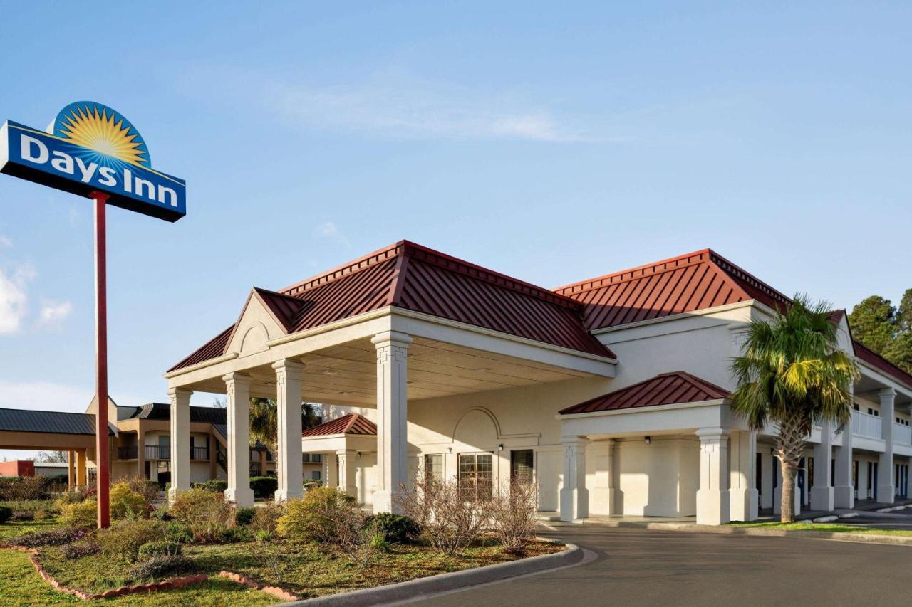 Days Inn By Wyndham Dillon Exterior photo